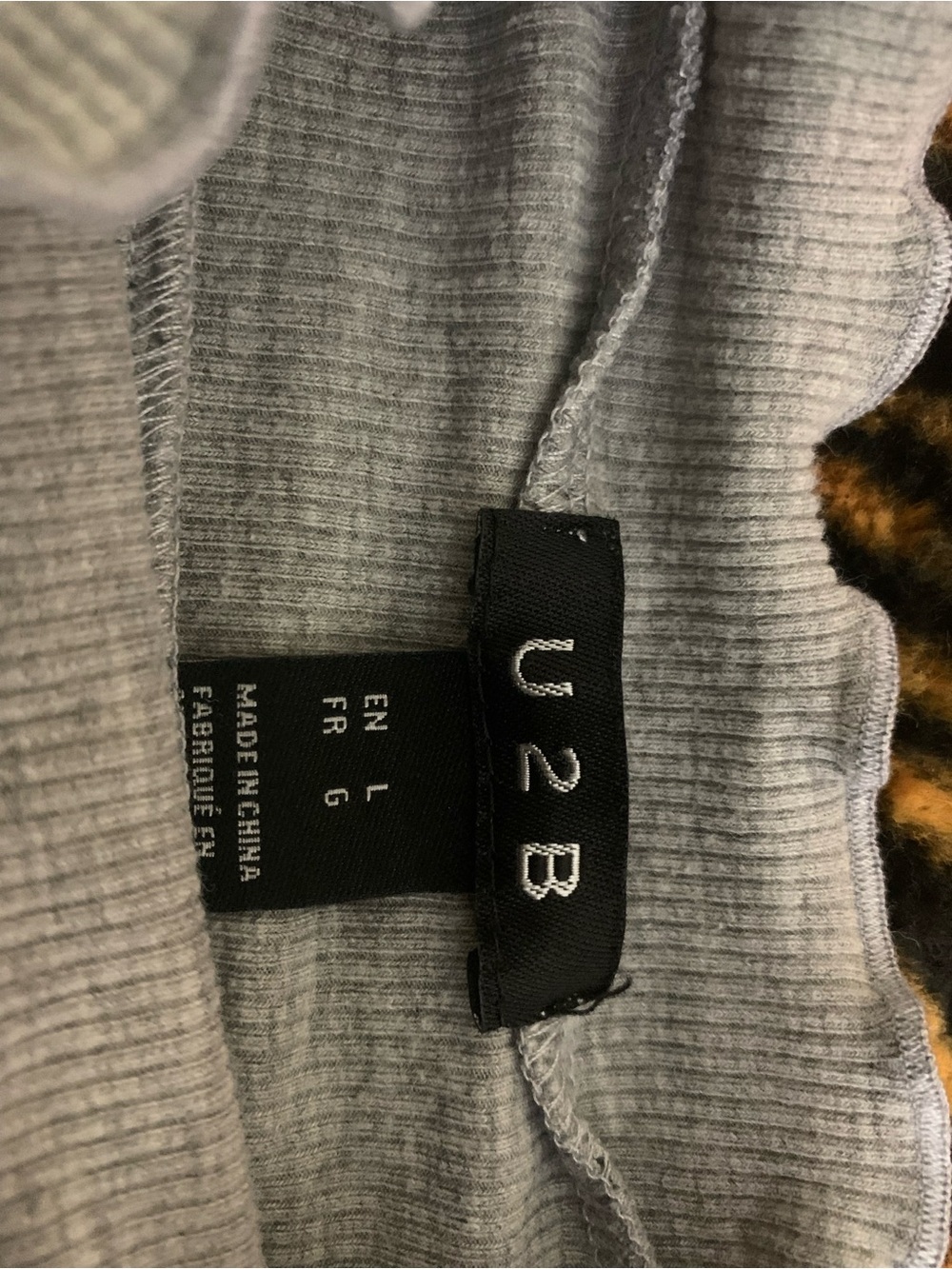 gray ruffle edge tee - Picture 4 of 4
